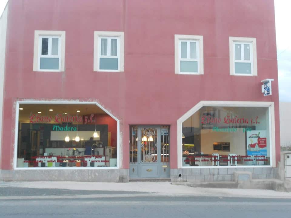 Fachada de la tienda de Ébano Galería en Cehegín